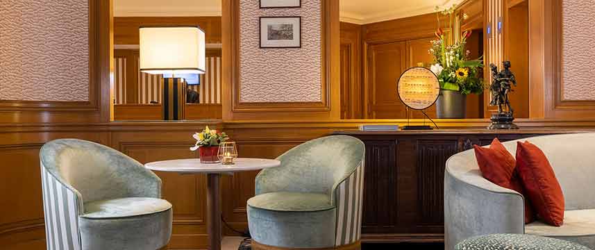 L` Horset Opera Lobby Seating